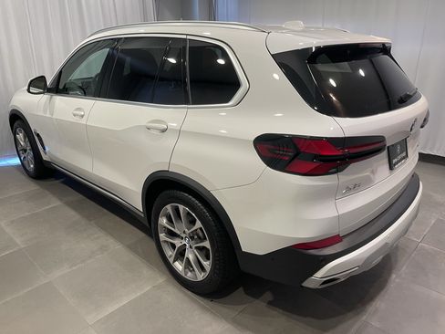 Used 2024 BMW X5 xDrive40i w/ Premium Package AWD/4WD image 4