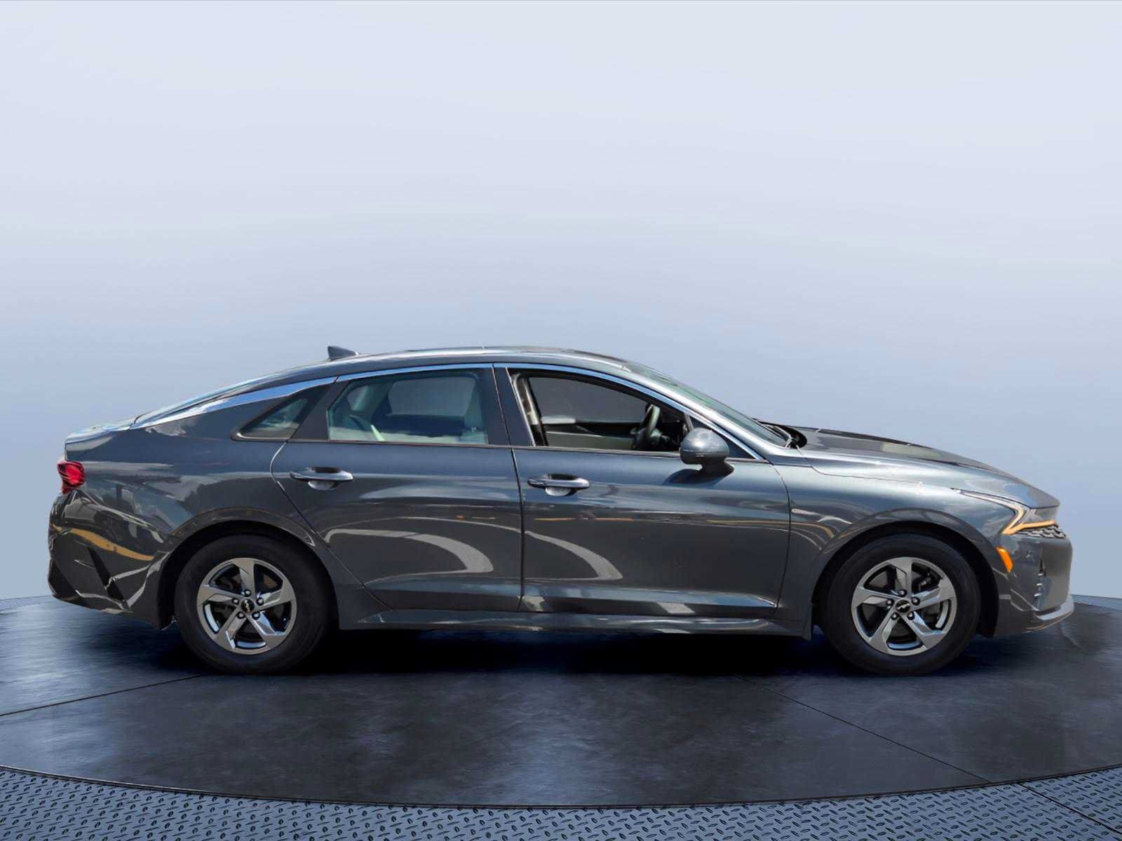 Used 2022 Kia K5 LXS FWD image 2