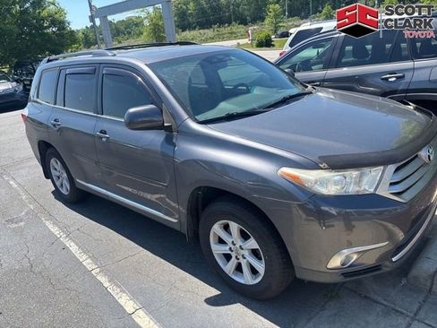 Used 2013 Toyota Highlander SE FWD image 1