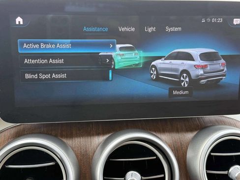 Used 2020 Mercedes-Benz GLC 300 4MATIC image 44