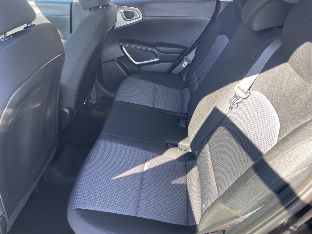 Used 2025 Kia Soul LX FWD image 14
