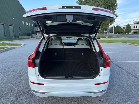 Used 2022 Volvo XC60 B5 Inscription AWD/4WD image 12