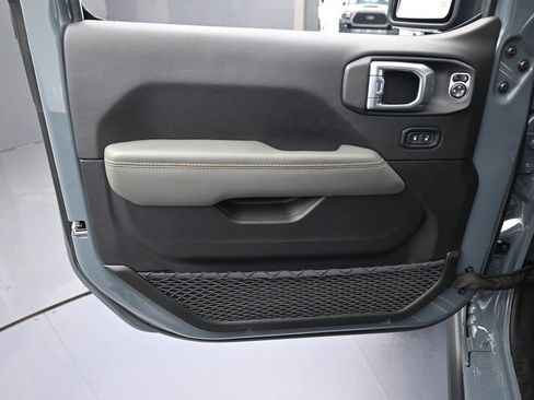 Used 2026 Jeep Gladiator Mojave AWD/4WD image 12