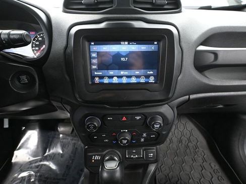 Used 2019 Jeep Renegade Limited w/ Safety and Security Group image 29