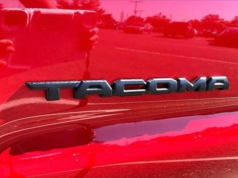 Used 2023 Toyota Tacoma TRD Off-Road w/ TRD Premium Off Road Package AWD/4WD image 30