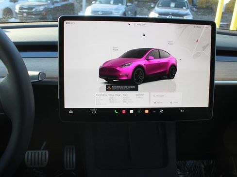 Used 2024 Tesla Model Y Performance image 4