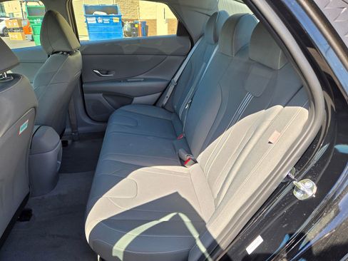 New 2025 Hyundai Elantra SEL image 11