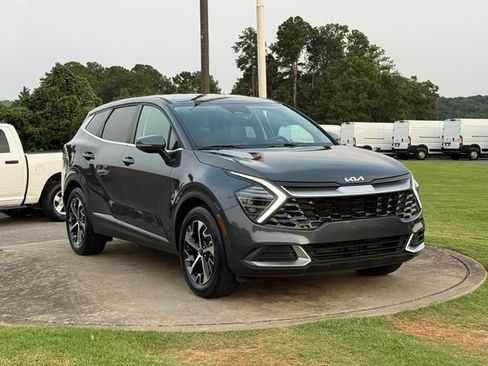 Used 2024 Kia Sportage EX FWD image 9