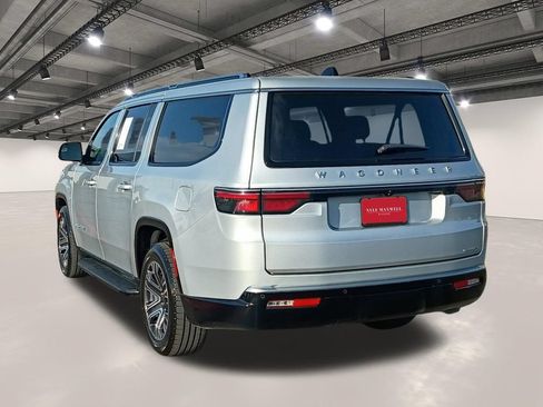 Used 2024 Jeep Wagoneer L Series II w/ Flexible Seating Group RWD image 14