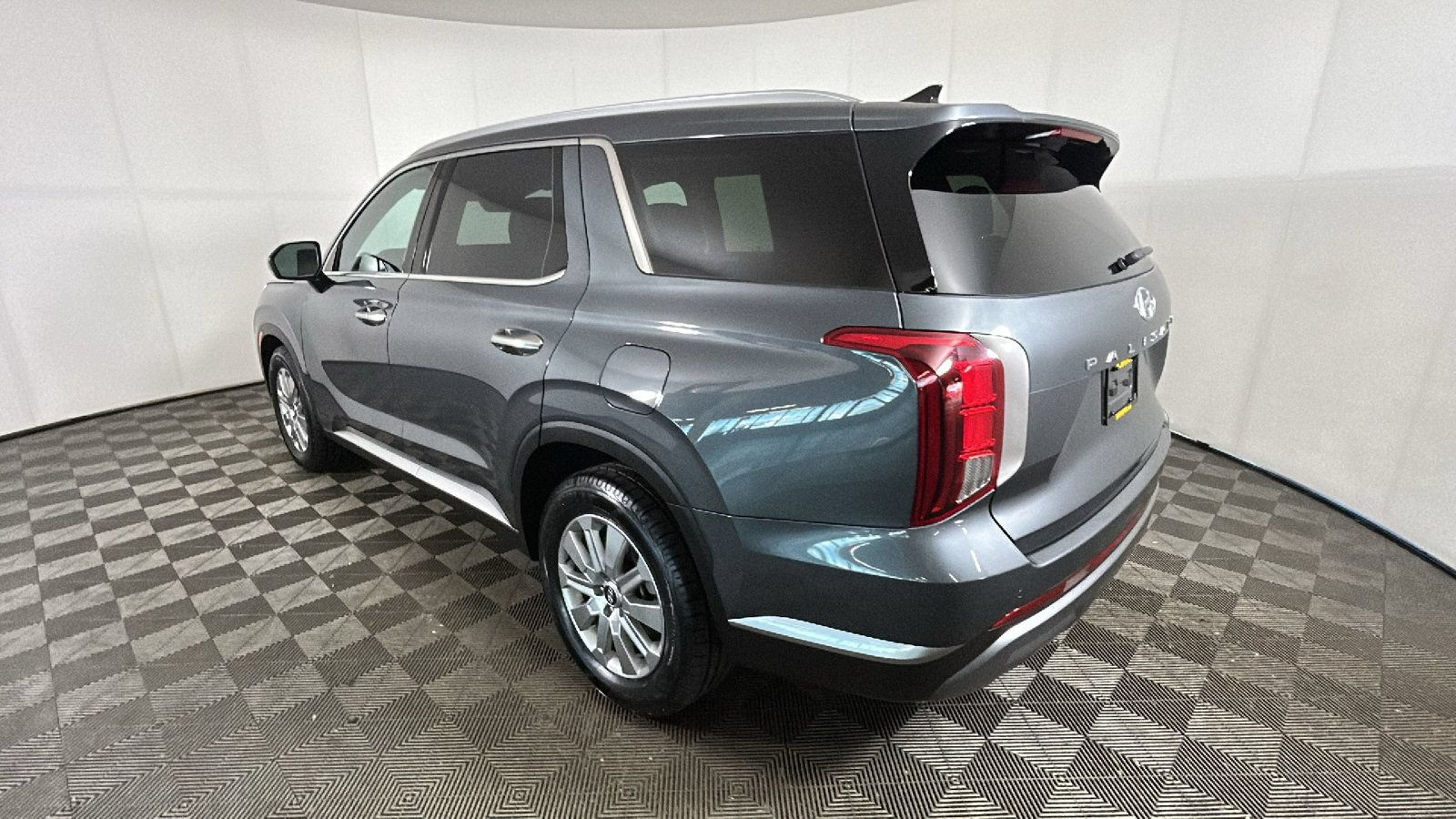 Used 2025 Hyundai Palisade SEL FWD image 5