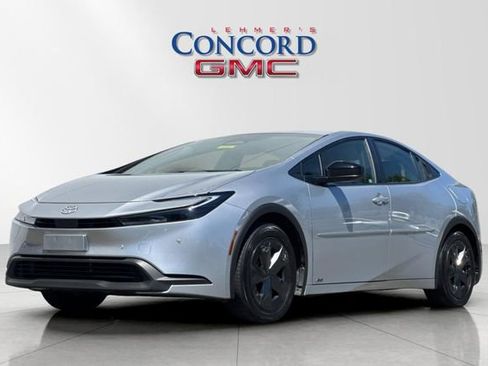 Used 2023 Toyota Prius LE AWD/4WD image 8