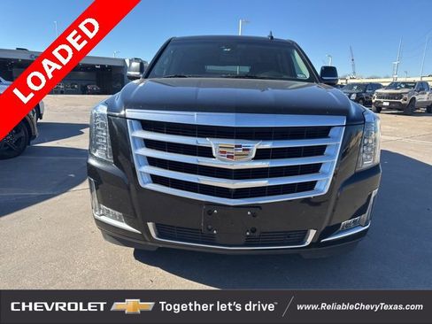 Used 2019 Cadillac Escalade ESV Premium Luxury image 2
