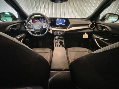 Used 2024 Chevrolet Trax RS w/ Driver Confidence Package image 18