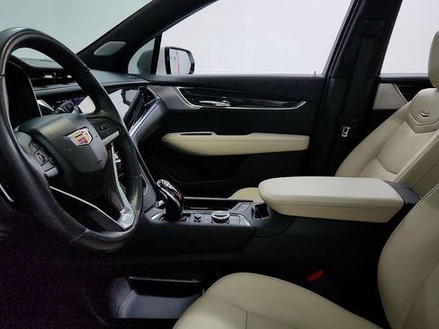 Certified 2024 Cadillac XT6 Sport AWD/4WD image 17