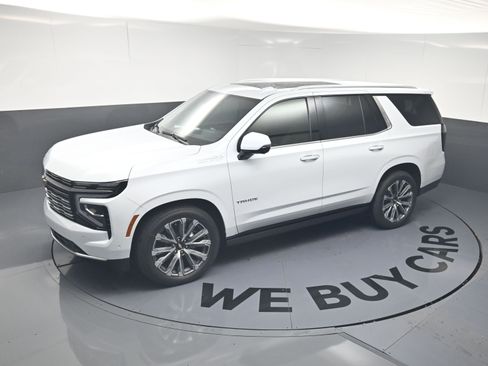 Used 2026 Chevrolet Tahoe High Country AWD/4WD image 12