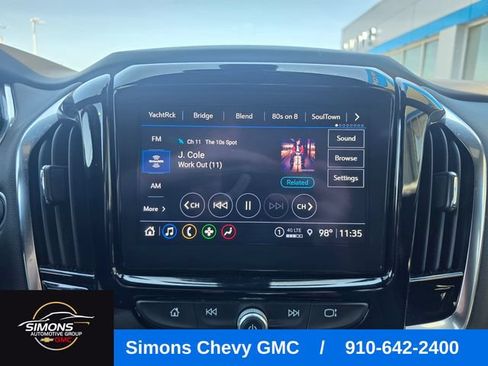 Used 2023 Chevrolet Traverse LT w/ Rear Camera Mirror Package AWD/4WD image 19