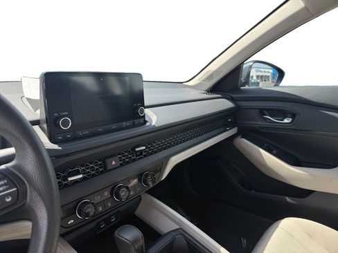 Certified 2023 Honda Accord EX image 12