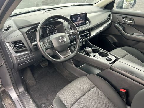 Used 2025 Nissan Rogue SV AWD/4WD image 24