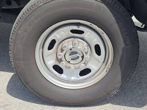 Used 2022 Ford F250 XL w/ Power Equipment Group AWD/4WD image 16