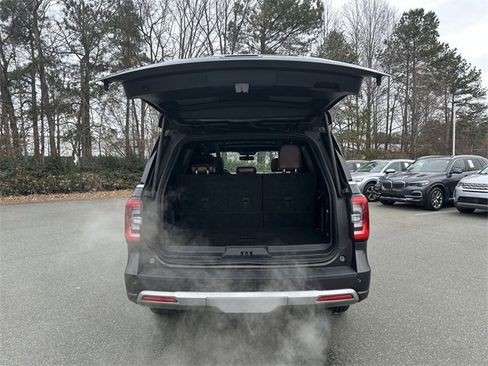Used 2024 Ford Expedition Limited image 27