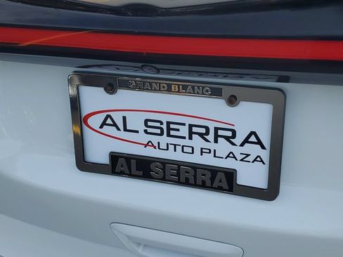 Used 2024 Chrysler Pacifica Limited FWD image 6