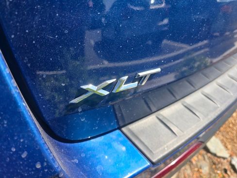 Used 2021 Ford Explorer XLT w/ Equipment Group 202A AWD/4WD image 9