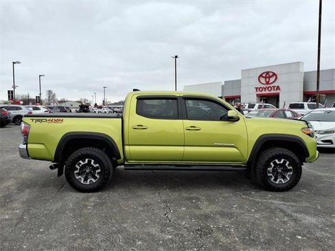 Certified 2023 Toyota Tacoma TRD Off-Road image 2