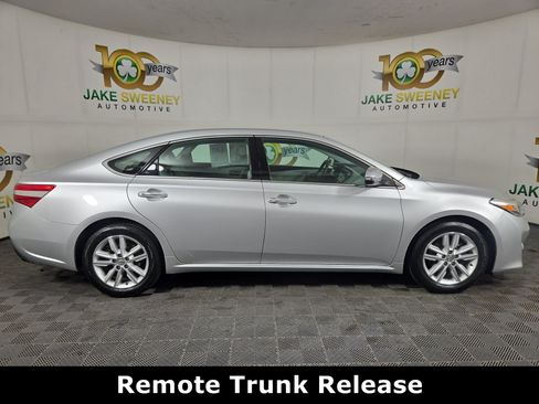 Used 2013 Toyota Avalon XLE FWD image 10