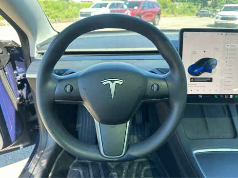 Used 2023 Tesla Model 3 Standard Range RWD image 11