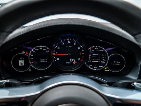 Used 2023 Porsche Cayenne Platinum Edition image 16