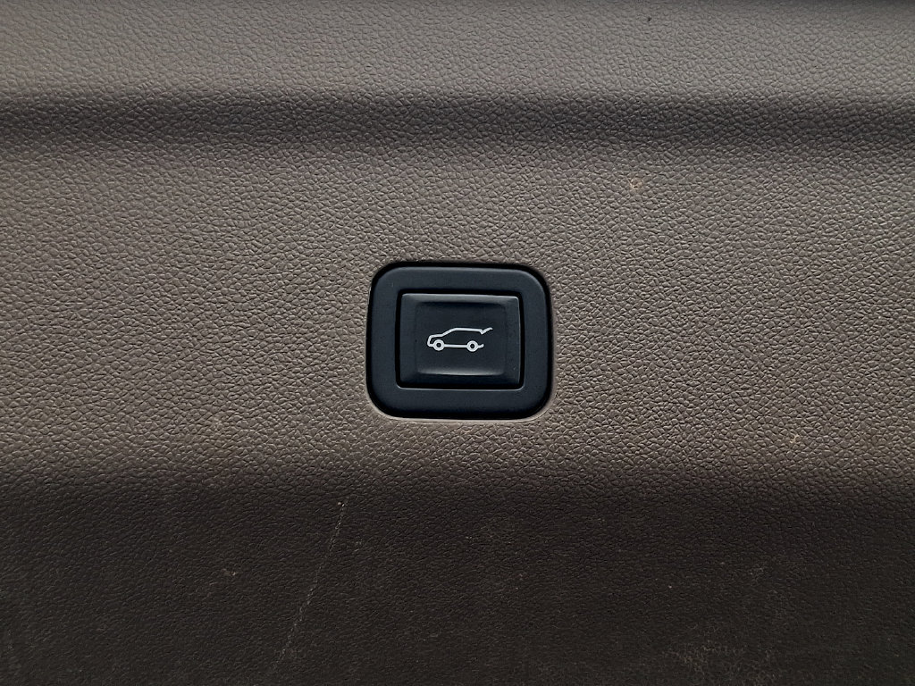 Used 2023 GMC Yukon Denali AWD/4WD image 31