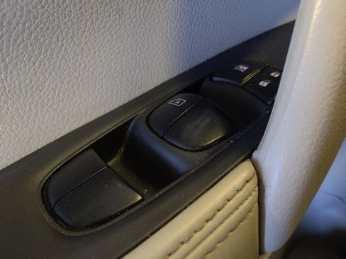 Used 2022 Nissan Rogue Sport SV image 27