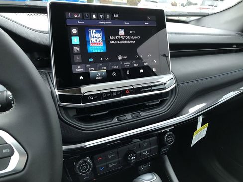 New 2026 Jeep Compass Latitude image 27