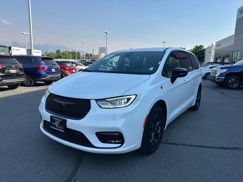 Used 2024 Chrysler Pacifica Limited FWD image 5