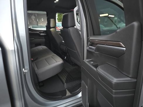 Used 2023 Chevrolet Silverado 1500 LT image 14