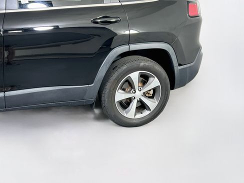 Used 2019 Jeep Cherokee Limited AWD/4WD image 31