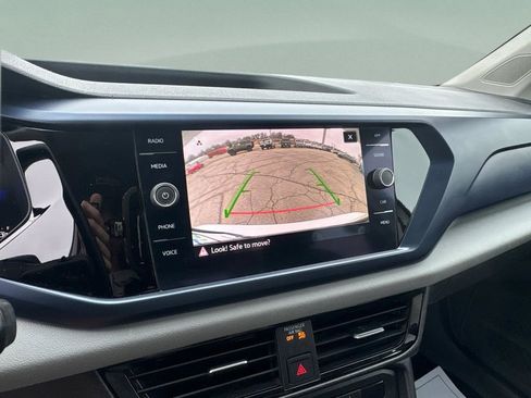 Used 2022 Volkswagen Taos SE FWD image 24