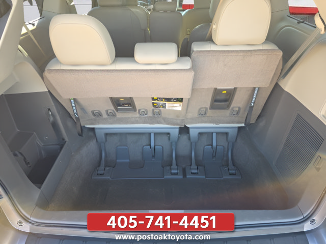 Used 2019 Toyota Sienna XLE w/ XLE Navigation Package FWD image 27