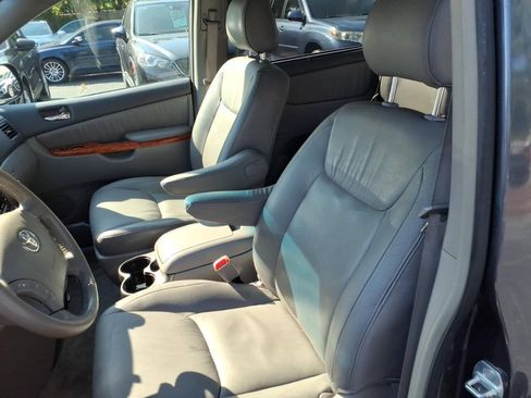 Used 2008 Toyota Sienna XLE FWD image 17