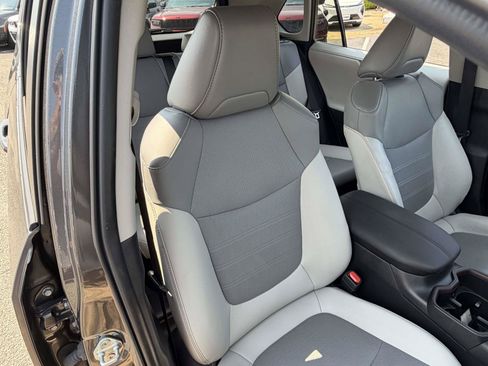 Used 2023 Toyota RAV4 Limited AWD/4WD image 33