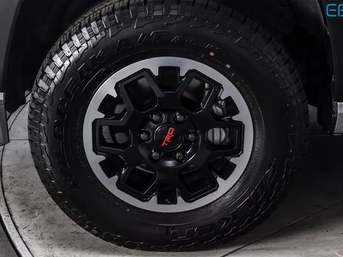 Used 2025 Toyota 4Runner TRD Off-Road image 10