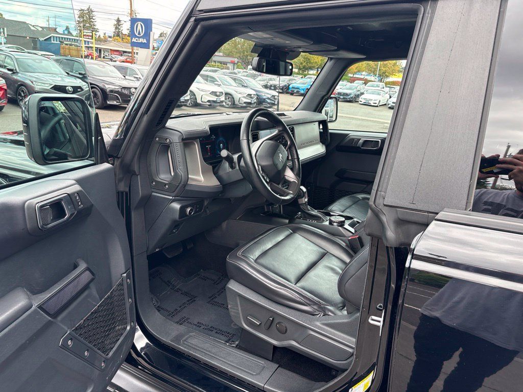 Used 2025 Ford Bronco Outer Banks AWD/4WD image 13