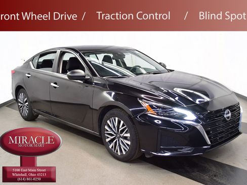 Used 2025 Nissan Altima 2.5 SV FWD image 1