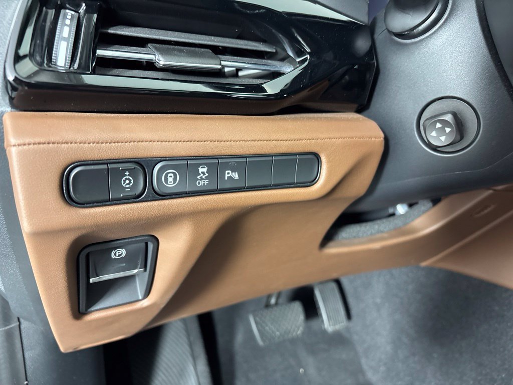 Used 2023 Acura MDX w/ Technology Package AWD/4WD image 33