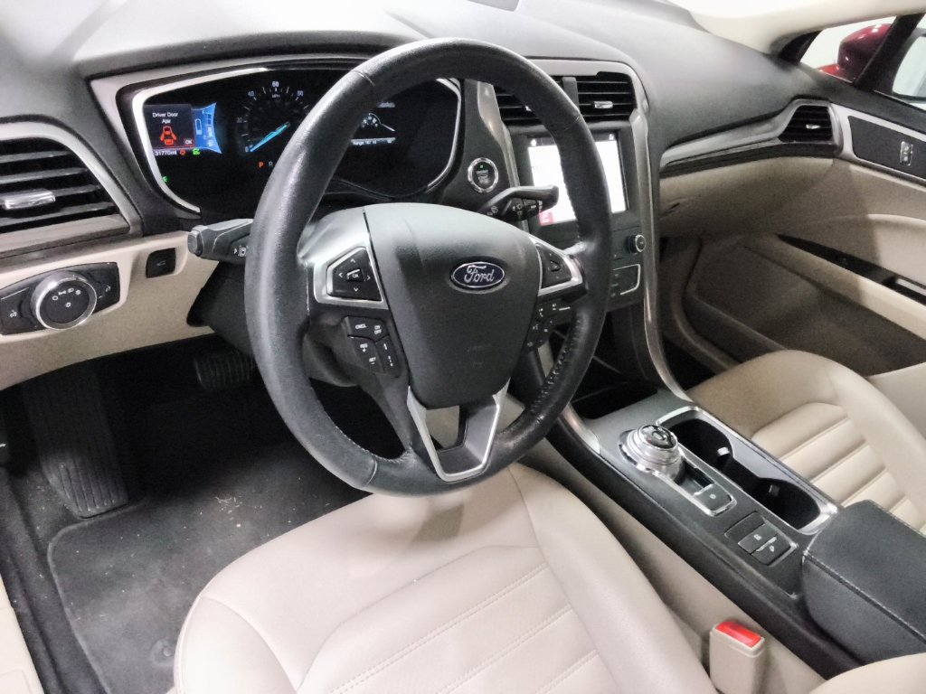 Used 2019 Ford Fusion SEL FWD image 26