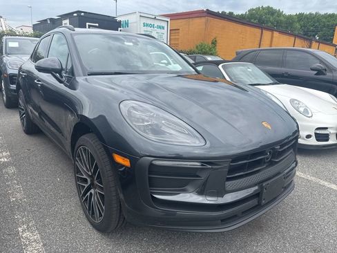 Certified 2026 Porsche Macan AWD/4WD image 1