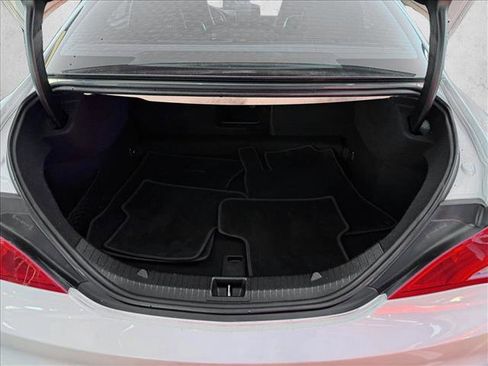 Used 2019 Mercedes-Benz CLA 250 image 7