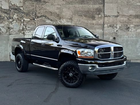 Used 2006 Dodge Ram 2500 Truck SLT AWD/4WD image 2