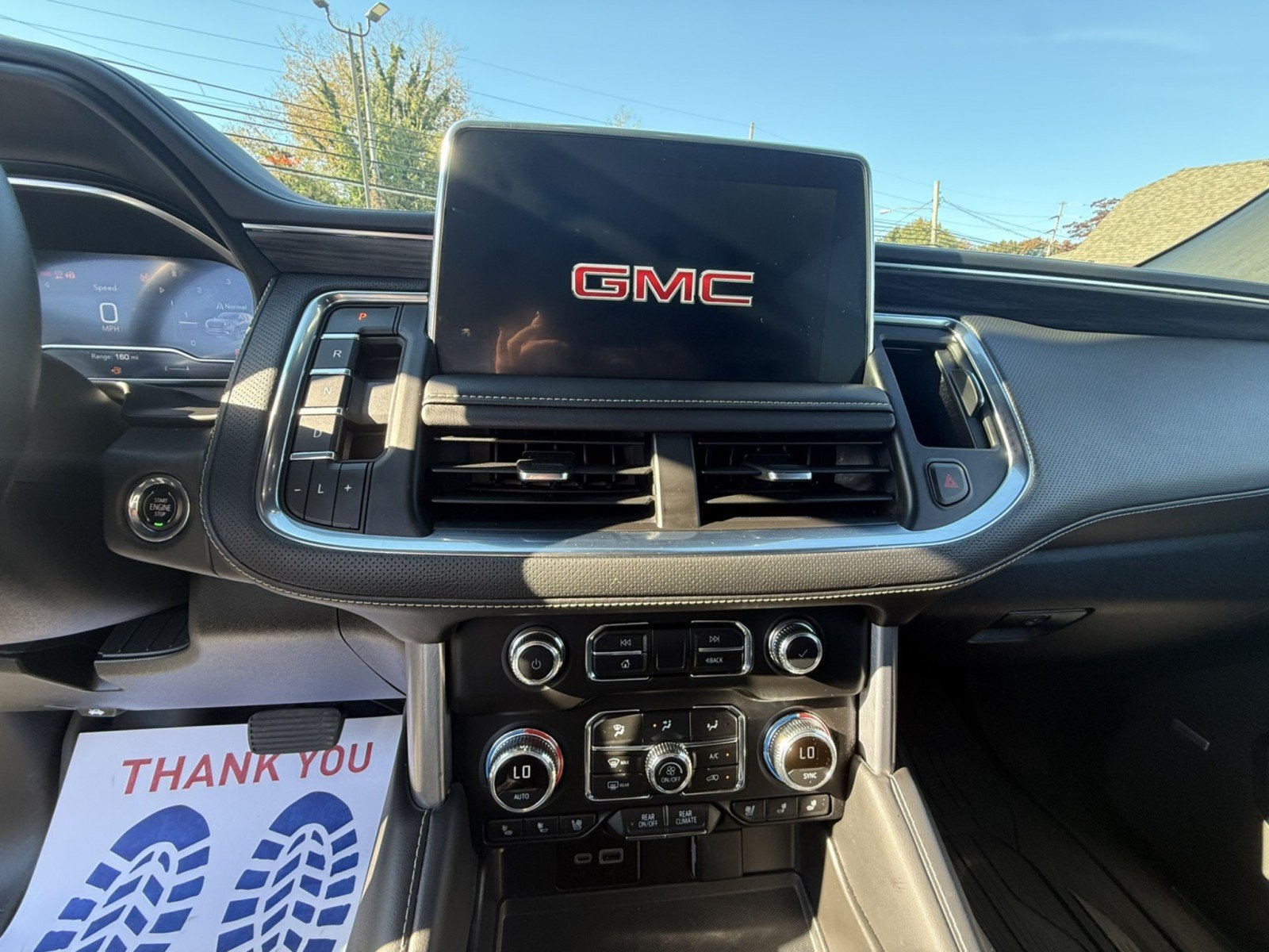 Used 2023 GMC Yukon SLT AWD/4WD image 11