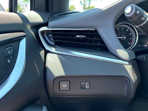 Certified 2024 Buick Enclave Essence w/ Experience Buick Package FWD image 21